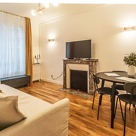 The Square, Paris-Asnieres, Private Apartment With Bedroom And Living Room Bagian luar foto